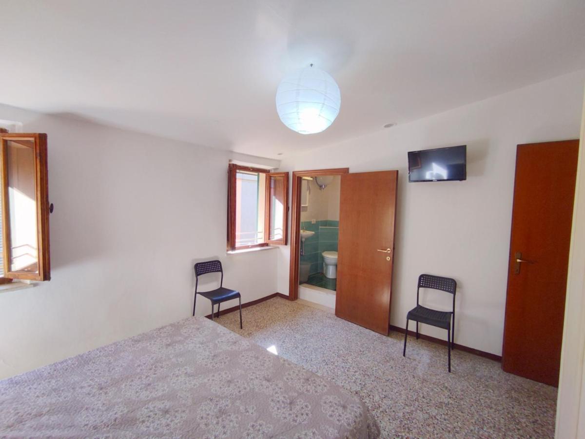 Апартаменты Attico Casa Via Rocca Sole Поджибонси Экстерьер фото